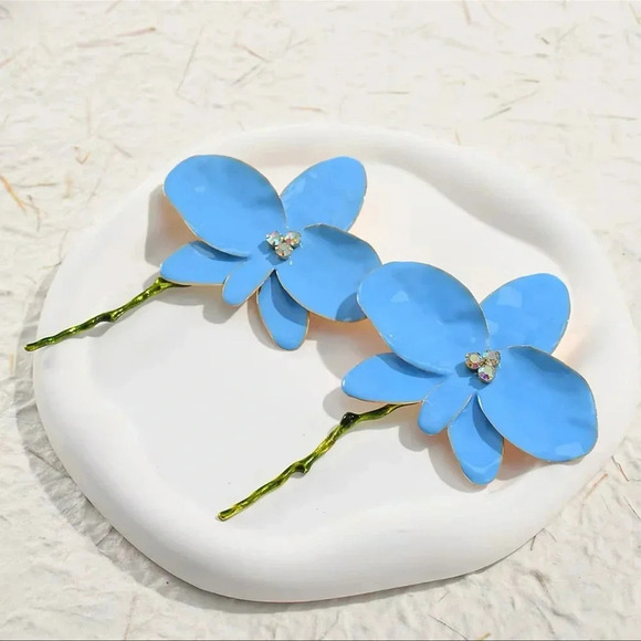 Zara Orchid Blue Flower Earrings - Picture 1 of 4